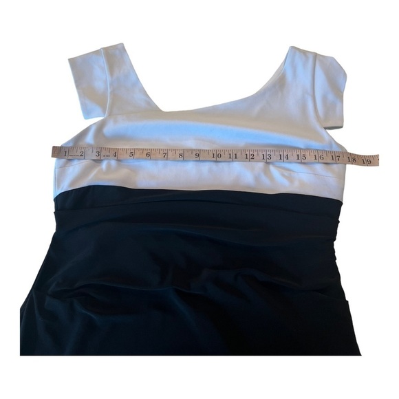 Joseph Ribkoff Slanted Neckline White Black Sheath Ruched Stretch Dress Size 12 - Picture 14 of 15